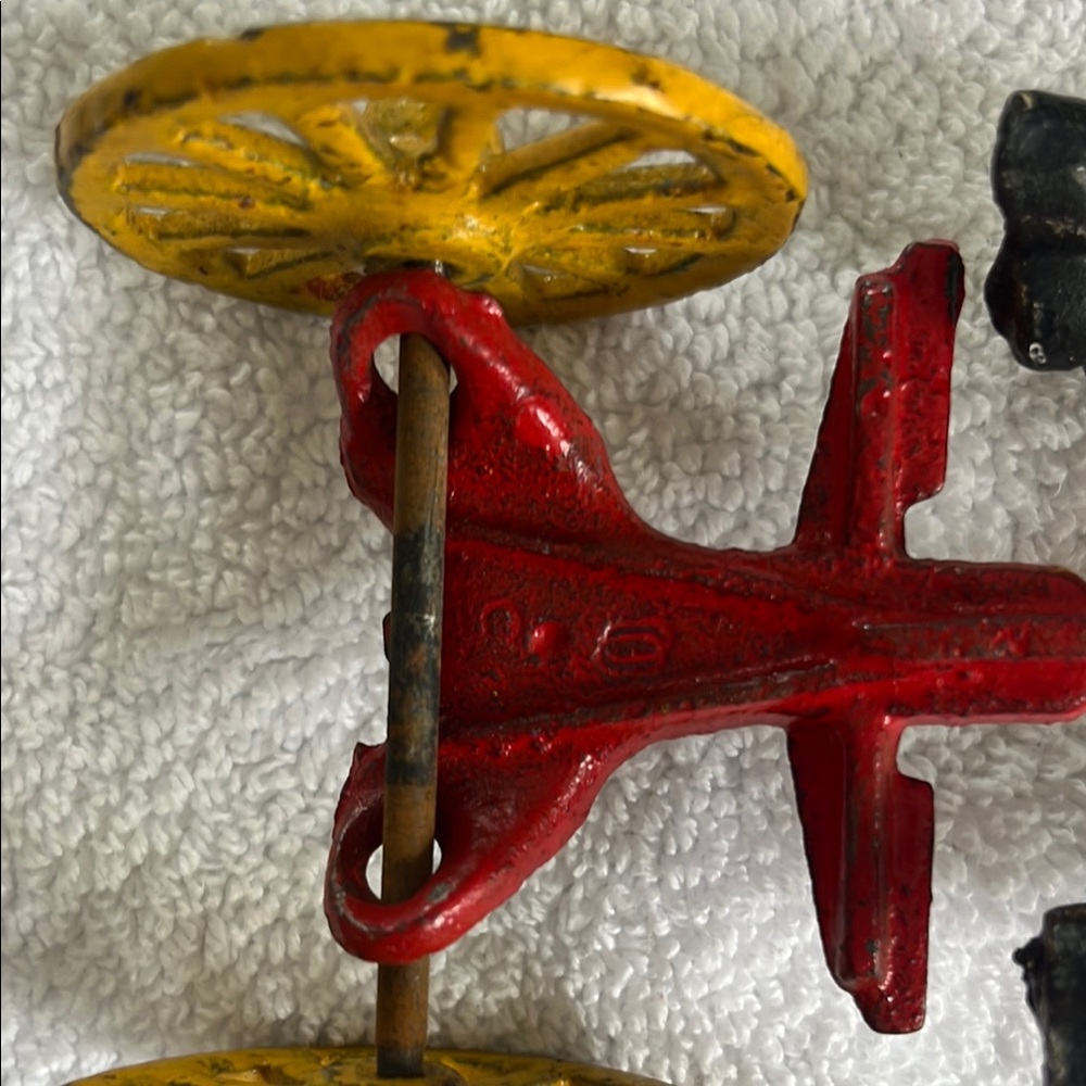 Vintage Fire Truck Toy with Horses cast iron - Picture 4 of 6
